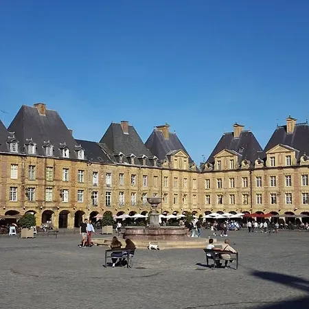 Apartamento Forest - Ground Floor - Center - Train Station 5 Minutes Away *