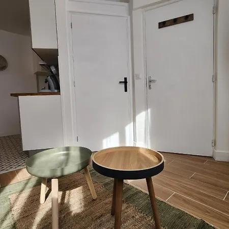 Forest - Ground Floor - Center - Train Station 5 Minutes Away Apartamento *