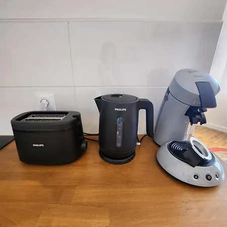 Forest - Ground Floor - Center - Train Station 5 Minutes Away *