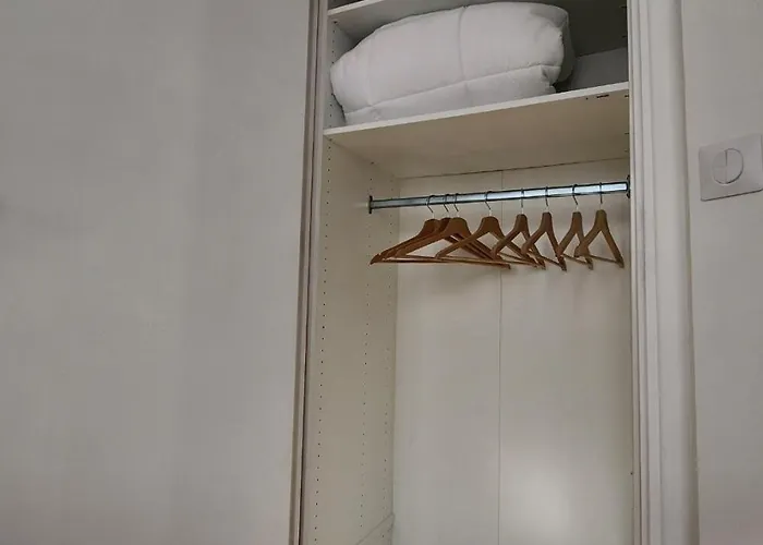 Forest - Train Station 5 Minutes Away - Center - *